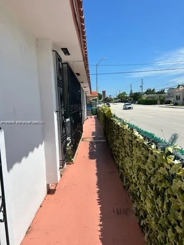 $6,000 | 1101 Southwest 17th Avenue, Miami, FL 33135