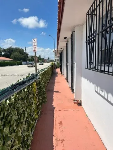 $6,000 | 1101 Southwest 17th Avenue, Miami, FL 33135