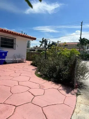 $6,000 | 1101 Southwest 17th Avenue, Miami, FL 33135