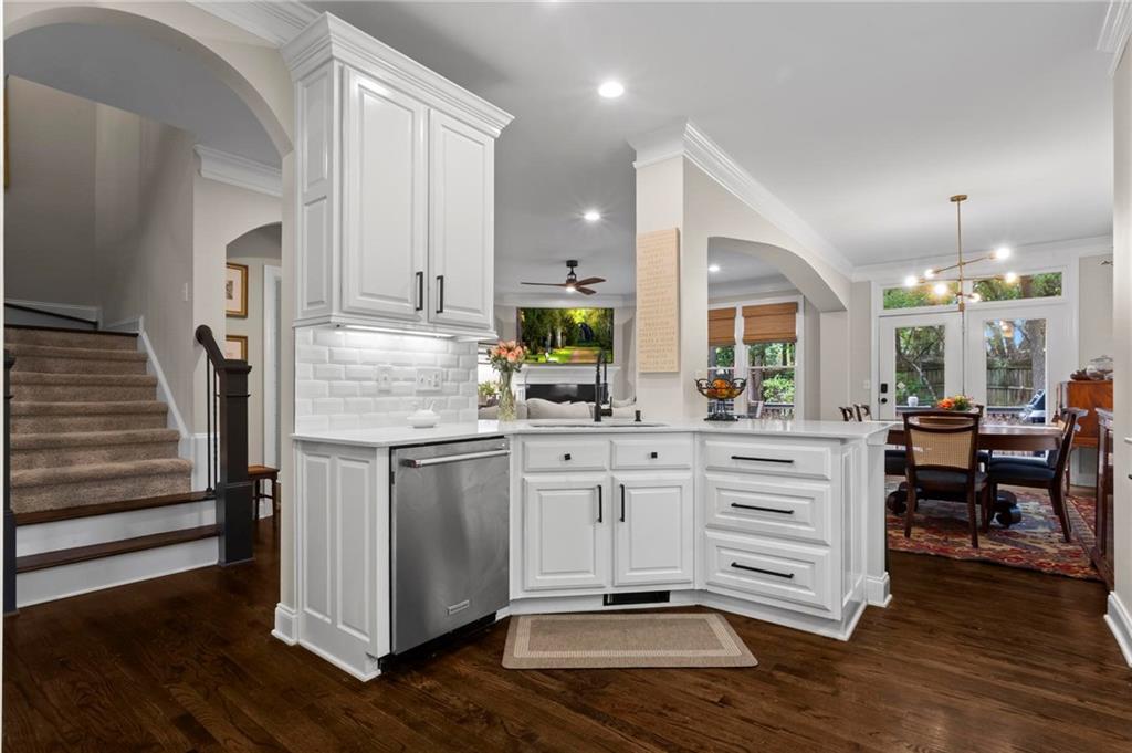 2602 Long Pointe Roswell, GA 30076 - Photo 14 of 38