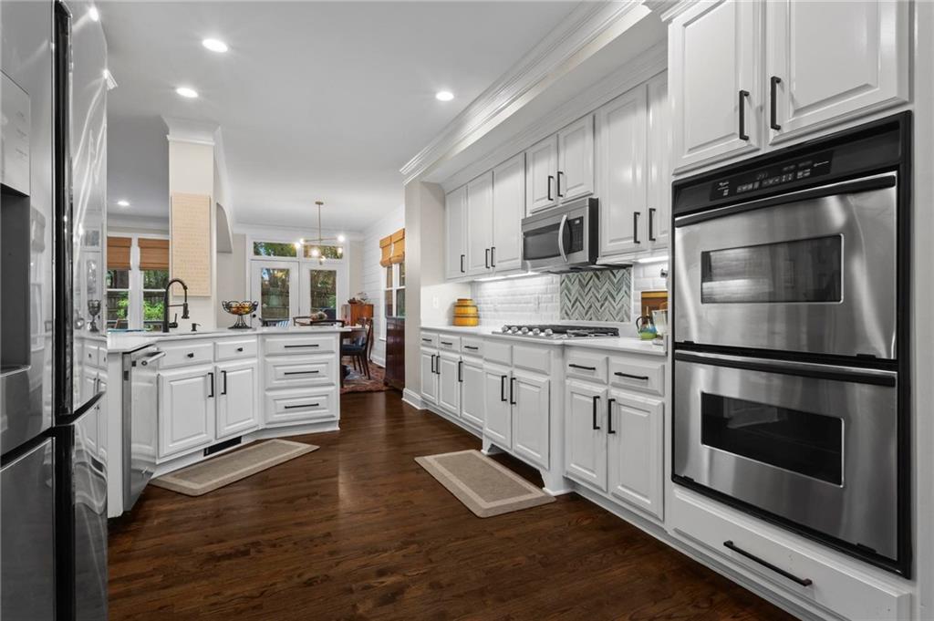 2602 Long Pointe Roswell, GA 30076 - Photo 2 of 38