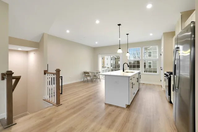 $3,250 | 155 Canterbury Way, Lake Zurich, IL 60047