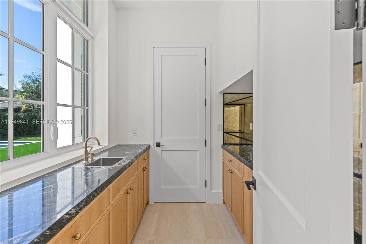 5940 Southwest 100th Terrace Pinecrest, FL 33156 - Photo 15 of 52