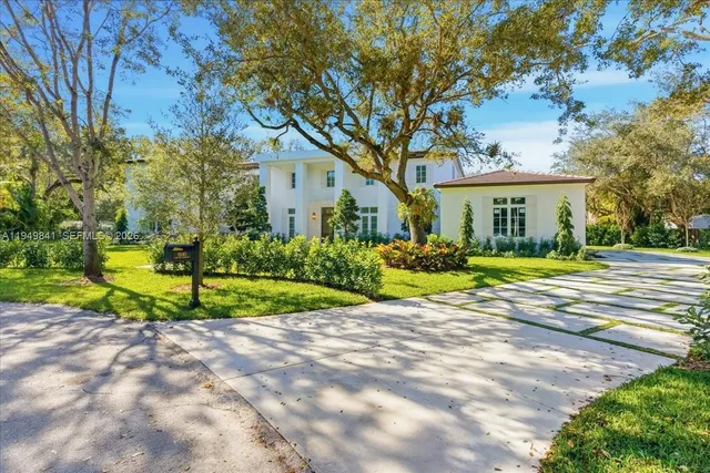 $7,400,000 | 5940 Southwest 100th Terrace, Pinecrest, FL 33156