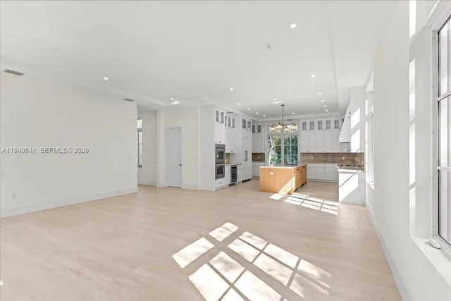 $7,400,000 | 5940 Southwest 100th Terrace, Pinecrest, FL 33156