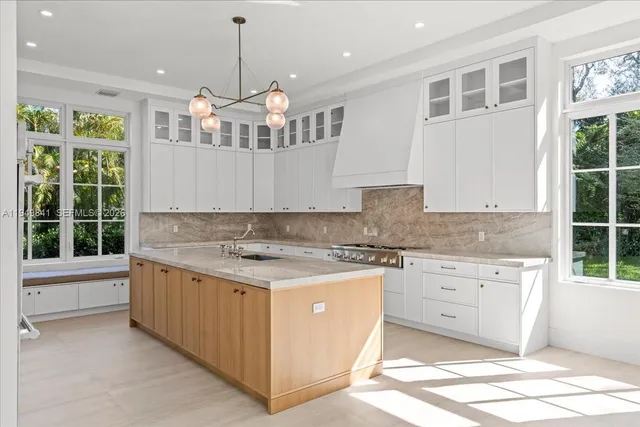 $7,400,000 | 5940 Southwest 100th Terrace, Pinecrest, FL 33156