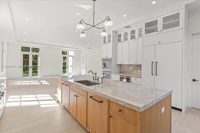 $7,400,000 | 5940 Southwest 100th Terrace, Pinecrest, FL 33156