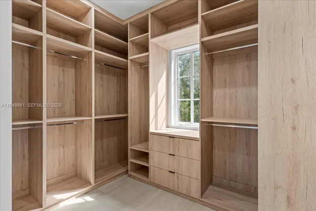 $7,400,000 | 5940 Southwest 100th Terrace, Pinecrest, FL 33156