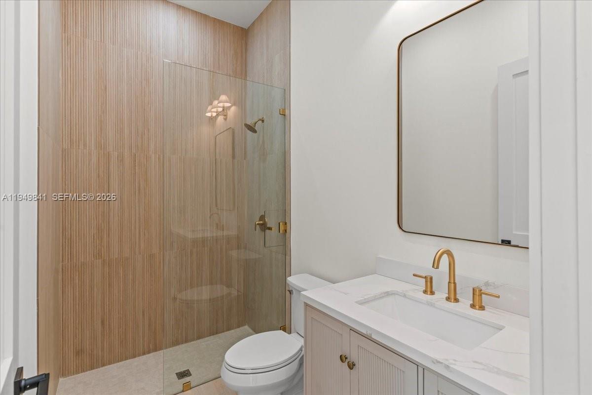 5940 Southwest 100th Terrace Pinecrest, FL 33156 - Photo 38 of 52 First Floor Bathroom