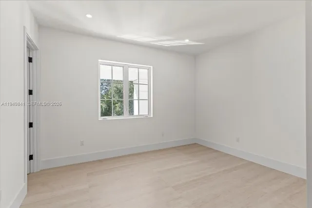 $7,400,000 | 5940 Southwest 100th Terrace, Pinecrest, FL 33156