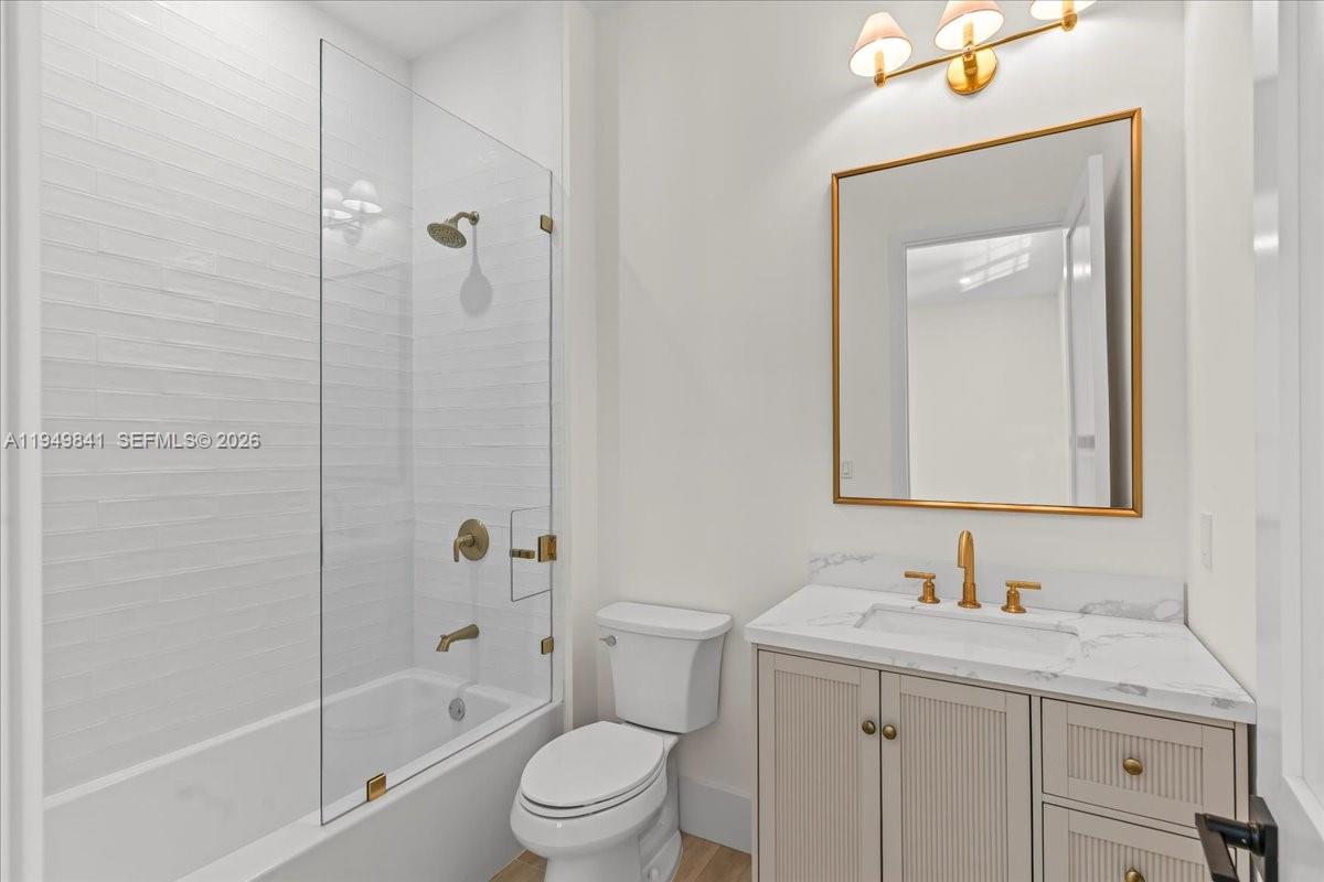 5940 Southwest 100th Terrace Pinecrest, FL 33156 - Photo 45 of 52 Bathroom 4