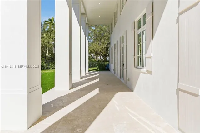 $7,400,000 | 5940 Southwest 100th Terrace, Pinecrest, FL 33156