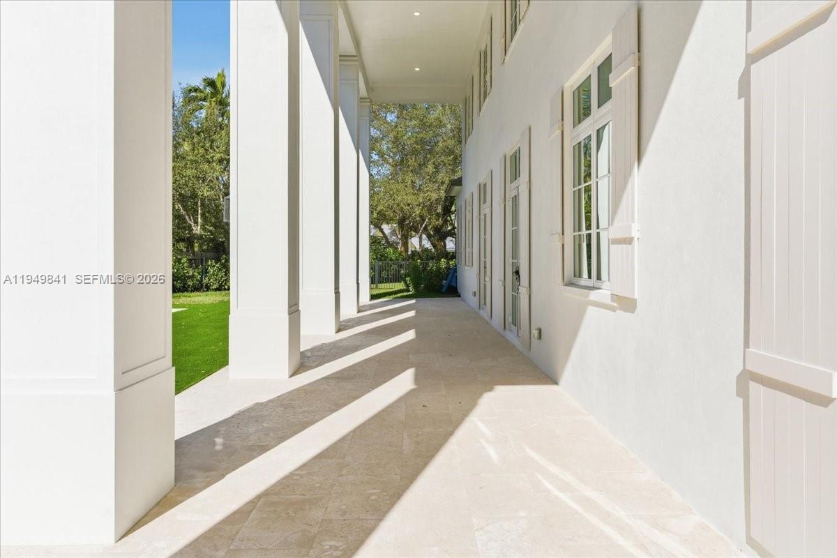 5940 Southwest 100th Terrace Pinecrest, FL 33156 - Photo 8 of 52