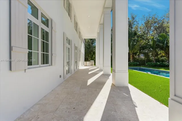 $7,400,000 | 5940 Southwest 100th Terrace, Pinecrest, FL 33156