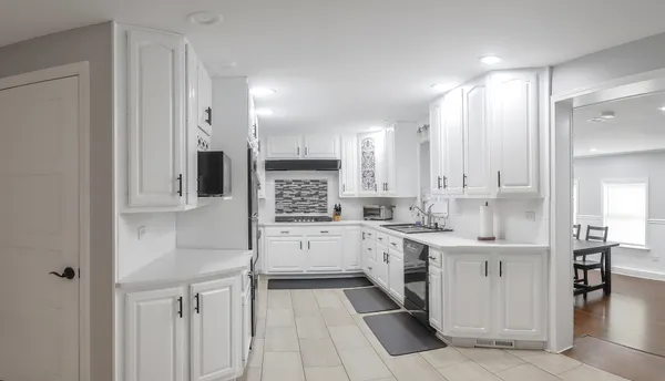 $3,200 | 227 North Butterfield Road, Libertyville, IL 60048