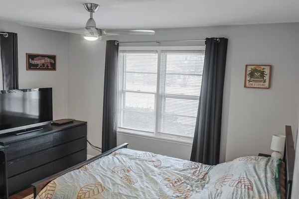 $3,200 | 227 North Butterfield Road, Libertyville, IL 60048