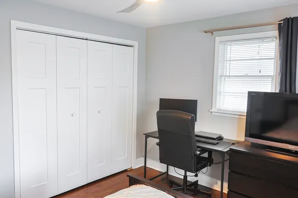 $3,200 | 227 North Butterfield Road, Libertyville, IL 60048