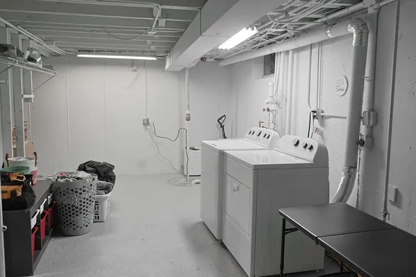 $3,200 | 227 North Butterfield Road, Libertyville, IL 60048