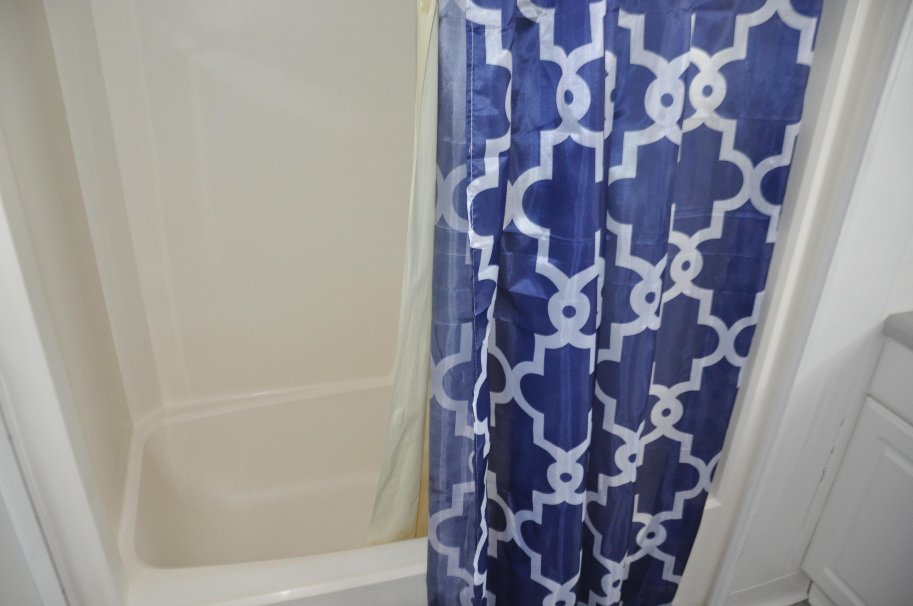 261 Upper Matecumbe Road Key Largo, FL 33037 - Photo 19 of 25 Shared Bath Tub