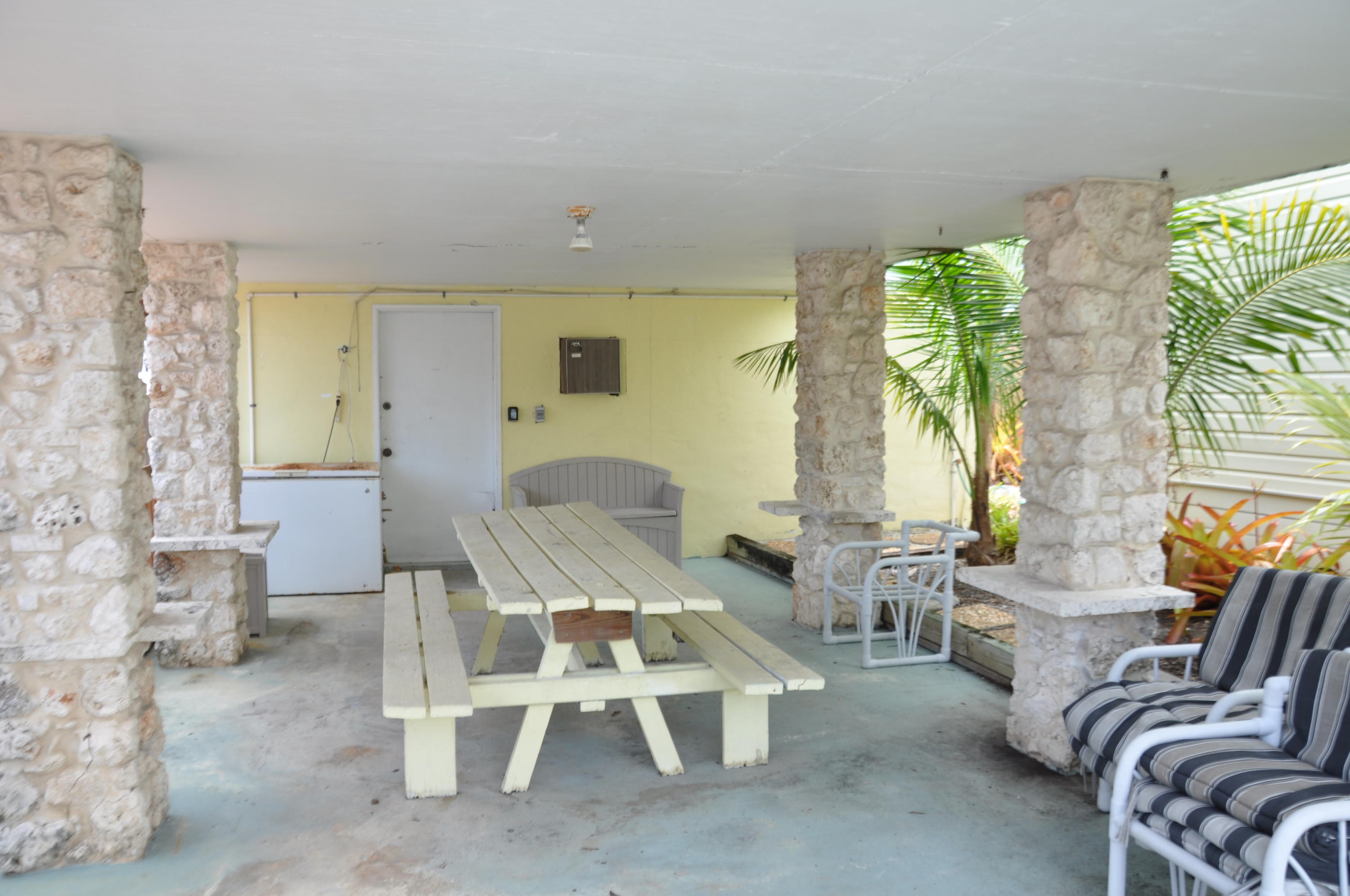 261 Upper Matecumbe Road Key Largo, FL 33037 - Photo 6 of 25 Covered Outdoor Pick Nick Area