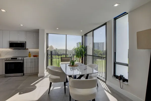 $3,700 | 7754 Lakeside Boulevard, Unit 441, Boca Raton, FL 33434