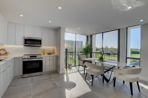 $3,700 | 7754 Lakeside Boulevard, Unit 441, Boca Raton, FL 33434