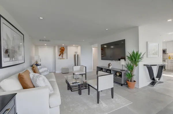 $3,700 | 7754 Lakeside Boulevard, Unit 441, Boca Raton, FL 33434