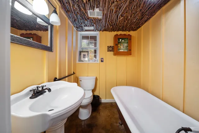 a view of a hallway with closet