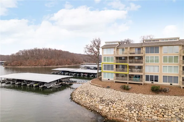 $264,900 | 875 Parkside Place, Unit C206, Osage Beach, MO 65065
