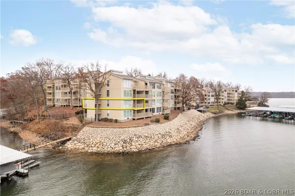 $264,900 | 875 Parkside Place, Unit C206, Osage Beach, MO 65065
