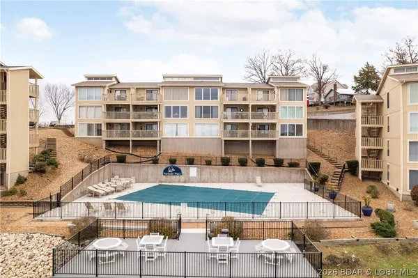 $264,900 | 875 Parkside Place, Unit C206, Osage Beach, MO 65065