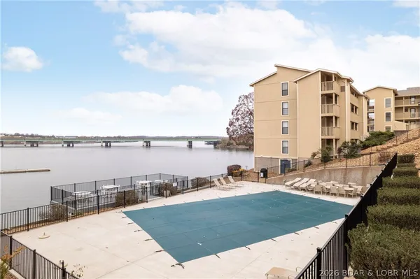 $264,900 | 875 Parkside Place, Unit C206, Osage Beach, MO 65065