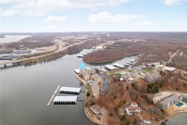 $264,900 | 875 Parkside Place, Unit C206, Osage Beach, MO 65065