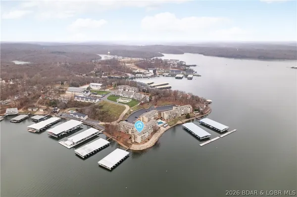 $264,900 | 875 Parkside Place, Unit C206, Osage Beach, MO 65065