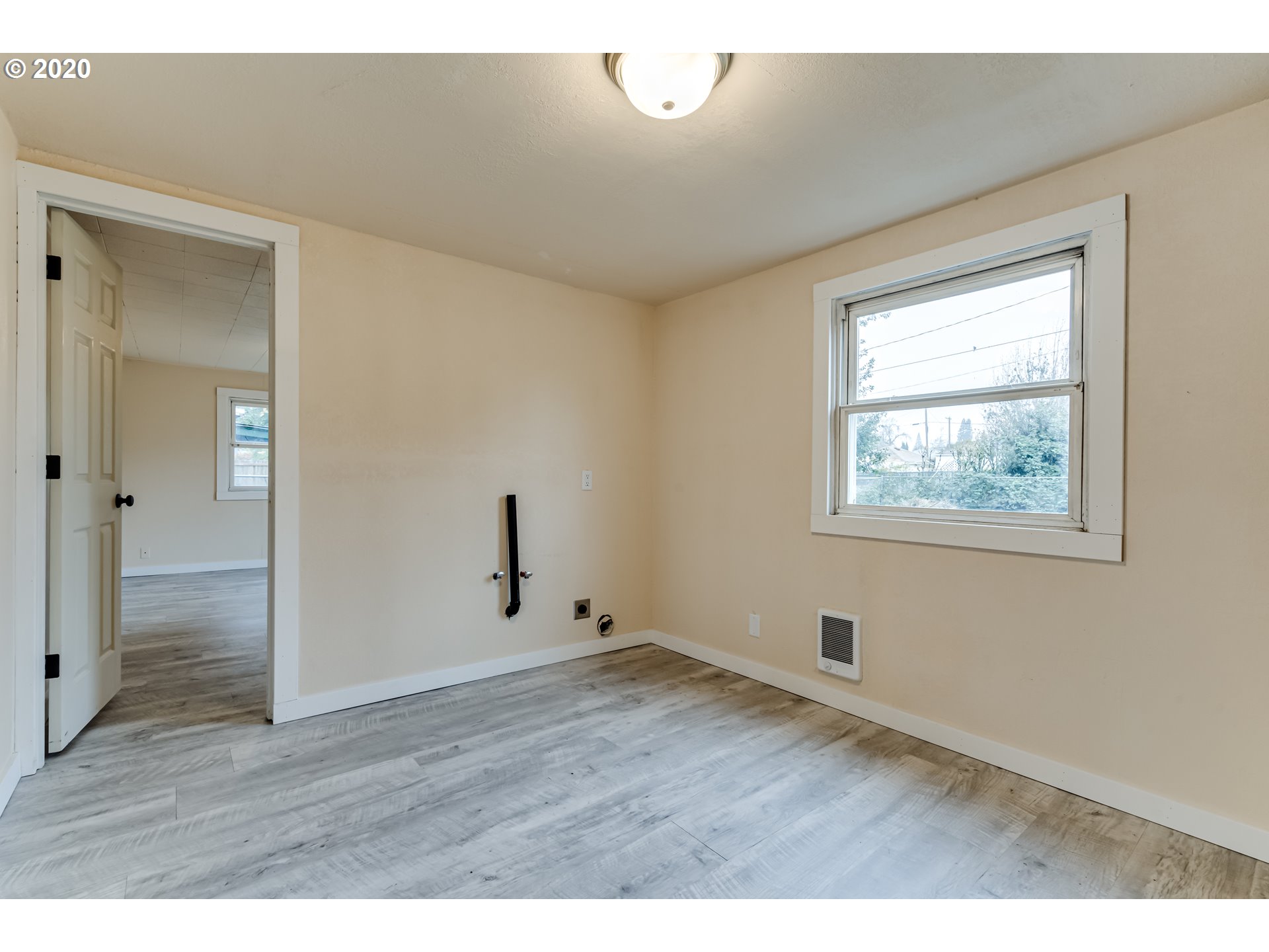2270 D Street Springfield, OR 97477 - Photo 12 of 23
