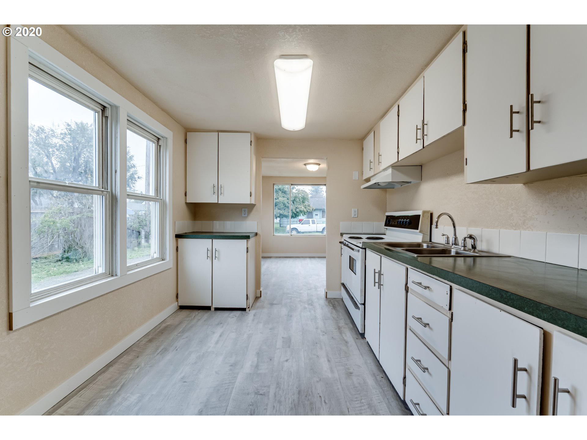 2270 D Street Springfield, OR 97477 - Photo 10 of 23