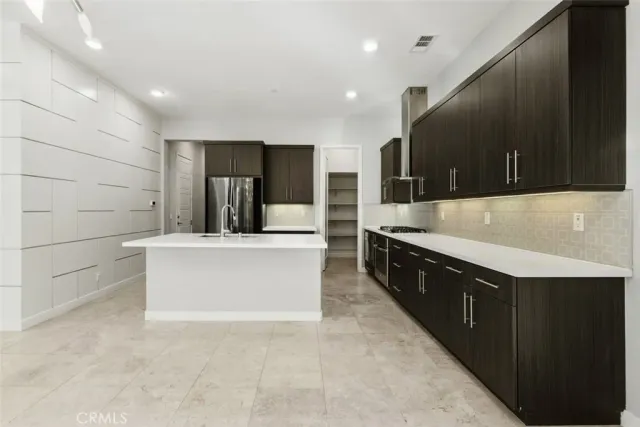 $5,250 | 814 Beacon, Irvine, CA 92606