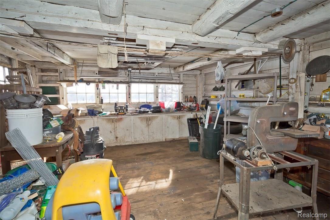 3175 Noble Road Oxford, MI 48370 - Photo 54 of 58 Interior of workshop at street level