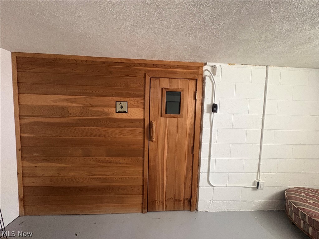 246 Hilliard Road Elyria, OH 44035 - Photo 38 of 50