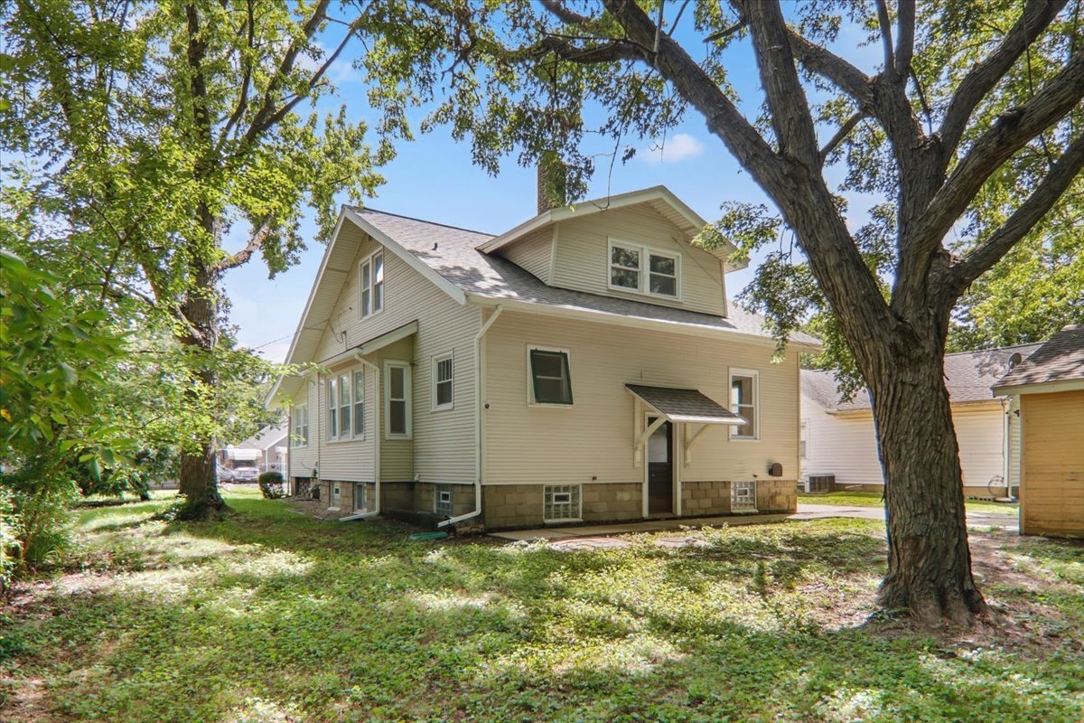 708 Dale Street Normal, IL 61761 - Photo 2 of 29
