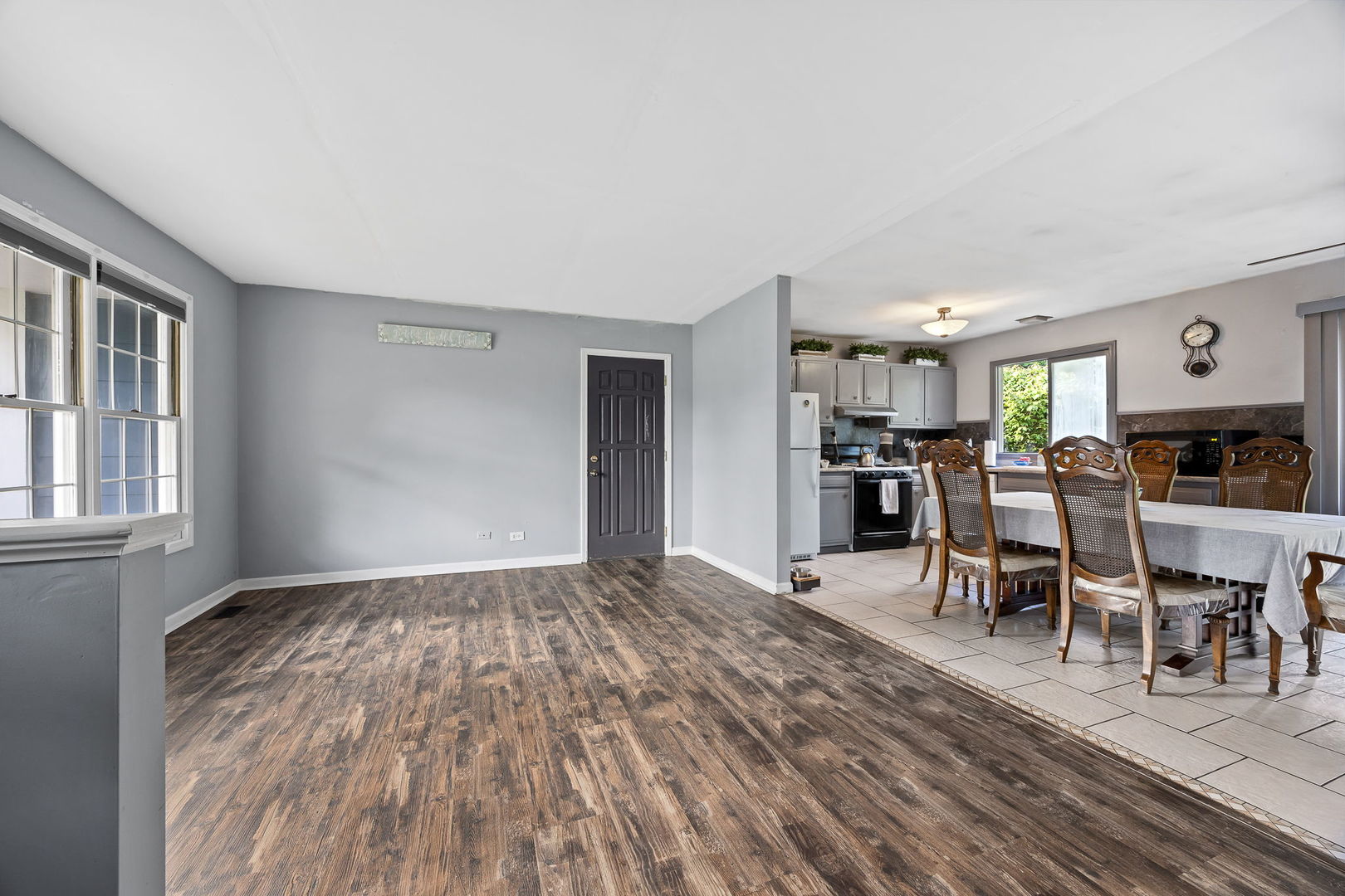 229 North Schmidt Road Bolingbrook, IL 60440 - Photo 4 of 31 Gallery Image 4