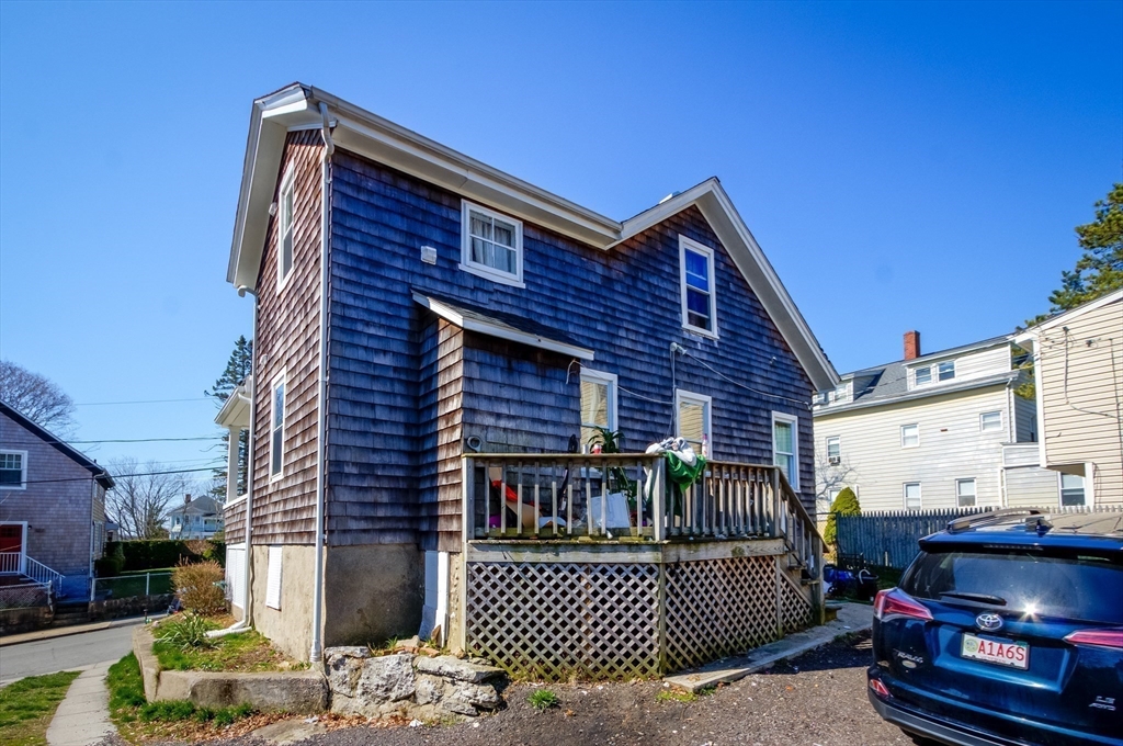 546 Snell Street Fall River, MA 02721 - Photo 4 of 27