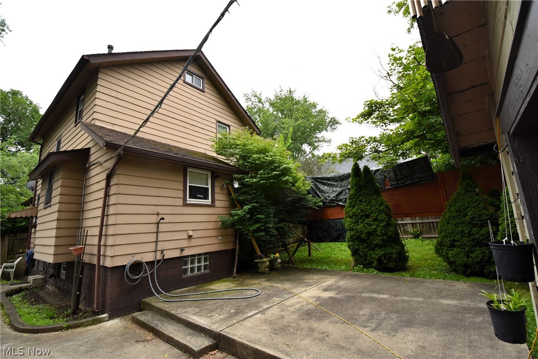 3260 Vestal Road Youngstown, OH 44509 - Photo 4 of 17