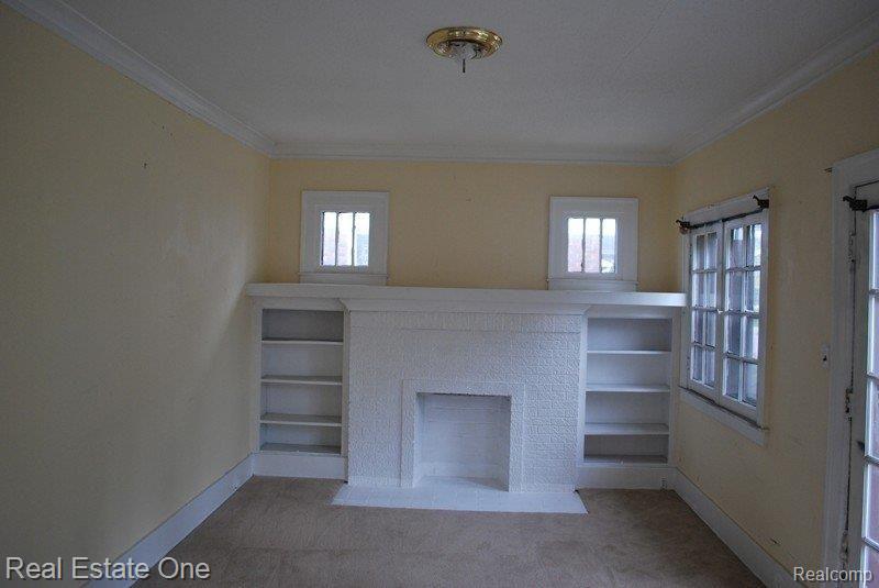 1339 Nottingham Road Grosse Pointe, MI 48230 - Photo 8 of 25 Living Area
