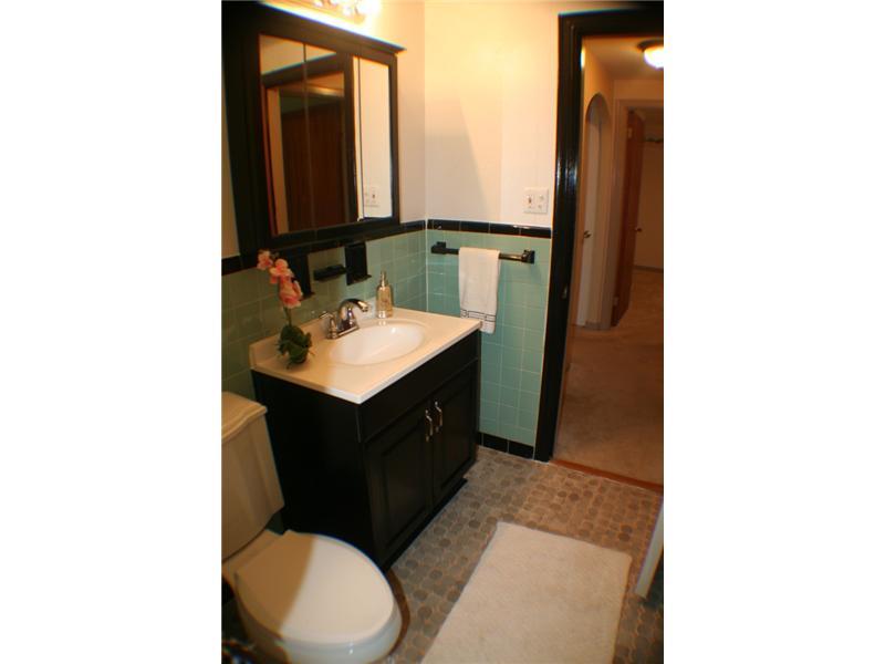 210 Siebert Road Pittsburgh, PA 15237 - Photo 14 of 25 Full Bath. Another view of the Bathroom