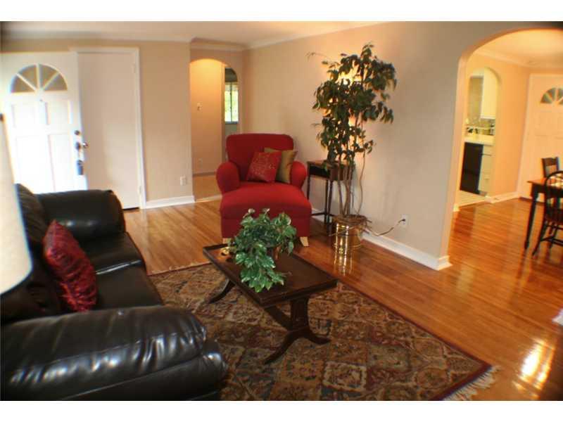 210 Siebert Road Pittsburgh, PA 15237 - Photo 6 of 25 Living Room. Another View of the Living Room