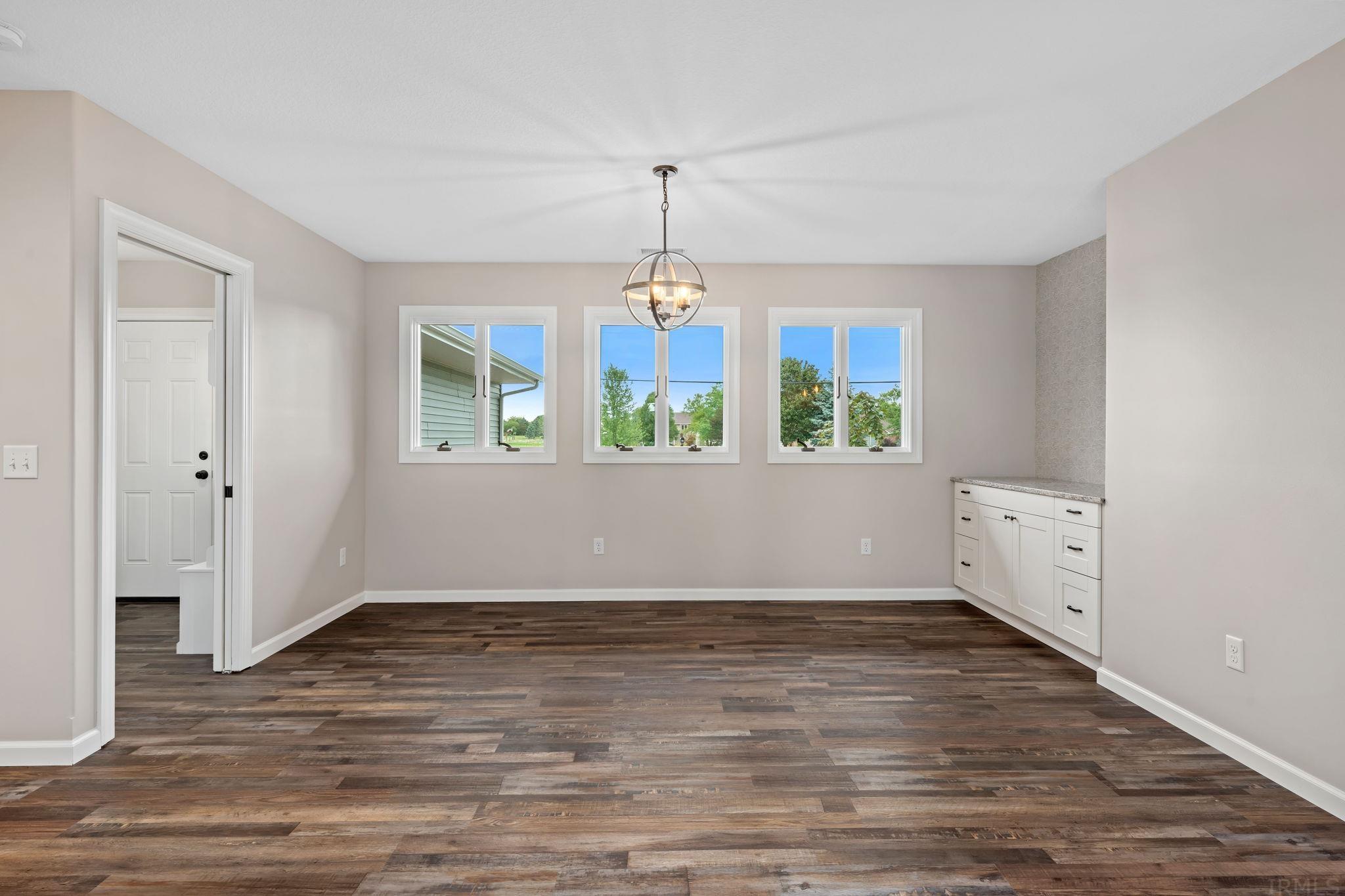 9720 Hosler Road Leo, IN 46765 - Photo 5 of 36