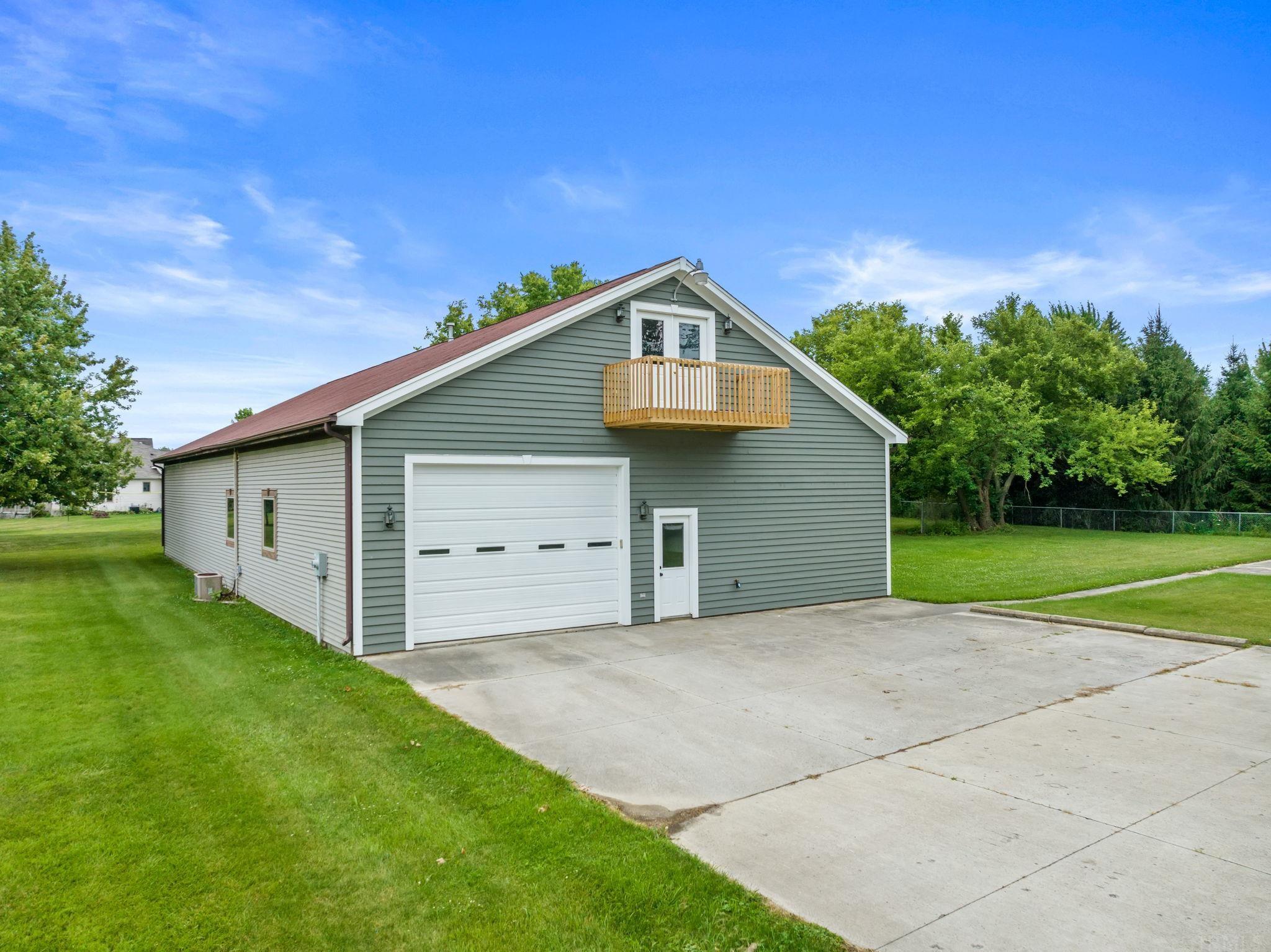 9720 Hosler Road Leo, IN 46765 - Photo 6 of 36