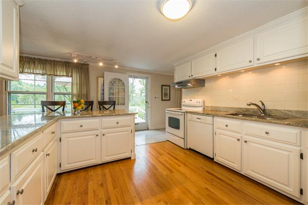 25 Willow Road Boxford, MA 01921 - Photo 9 of 29 Gallery Image 9