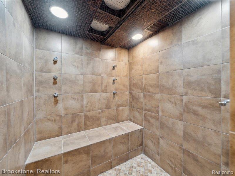 2198 Hawthorne Road Grosse Pointe Woods, MI 48236 - Photo 11 of 14